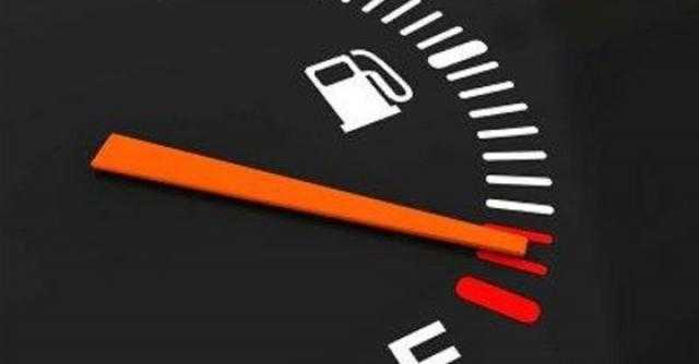 كيفية خفض إستهلاك البنزين في سيارتك وتوفير ثمن الوقود.. الخبراء يجيبون