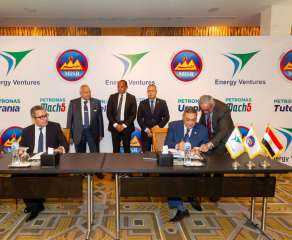“EV” للخدمات البترولية ومصر للبترول يوقعان عقد لخلط وتعبئة الزيوت
