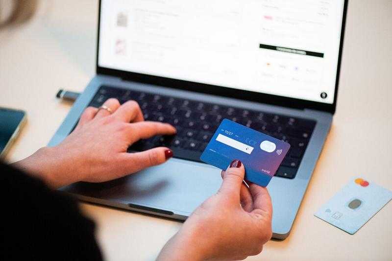 الشحن الإلكتروني للألعاب: كيف توفر المال والوقت عن طريق الشراء عبر الإنترنت